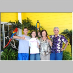 PortAransasParrots_MarkGlendaBradleyTaryn_001.jpg