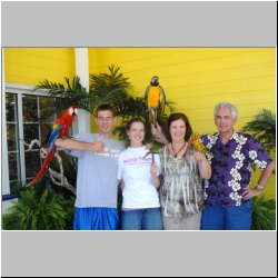 PortAransasParrots_MarkGlendaBradleyTaryn_003.jpg
