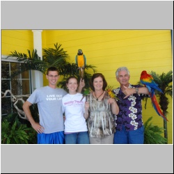 PortAransasParrots_MarkGlendaBradleyTaryn_007.jpg