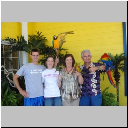 PortAransasParrots_MarkGlendaBradleyTaryn_010.jpg