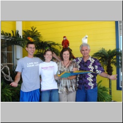 PortAransasParrots_MarkGlendaBradleyTaryn_011.jpg