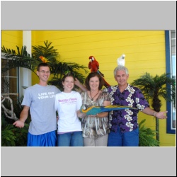 PortAransasParrots_MarkGlendaBradleyTaryn_013.jpg